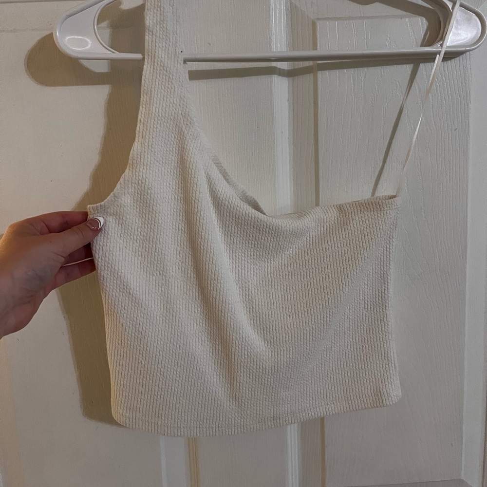 Cropped white tank!